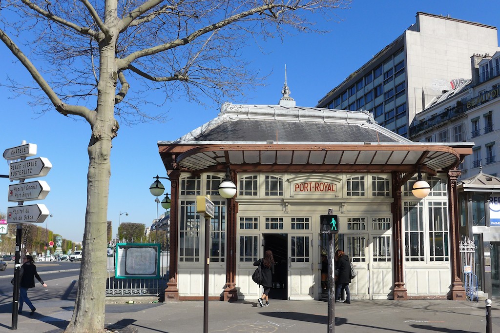 Art nouveau à Paris : la station de RER Port Royal