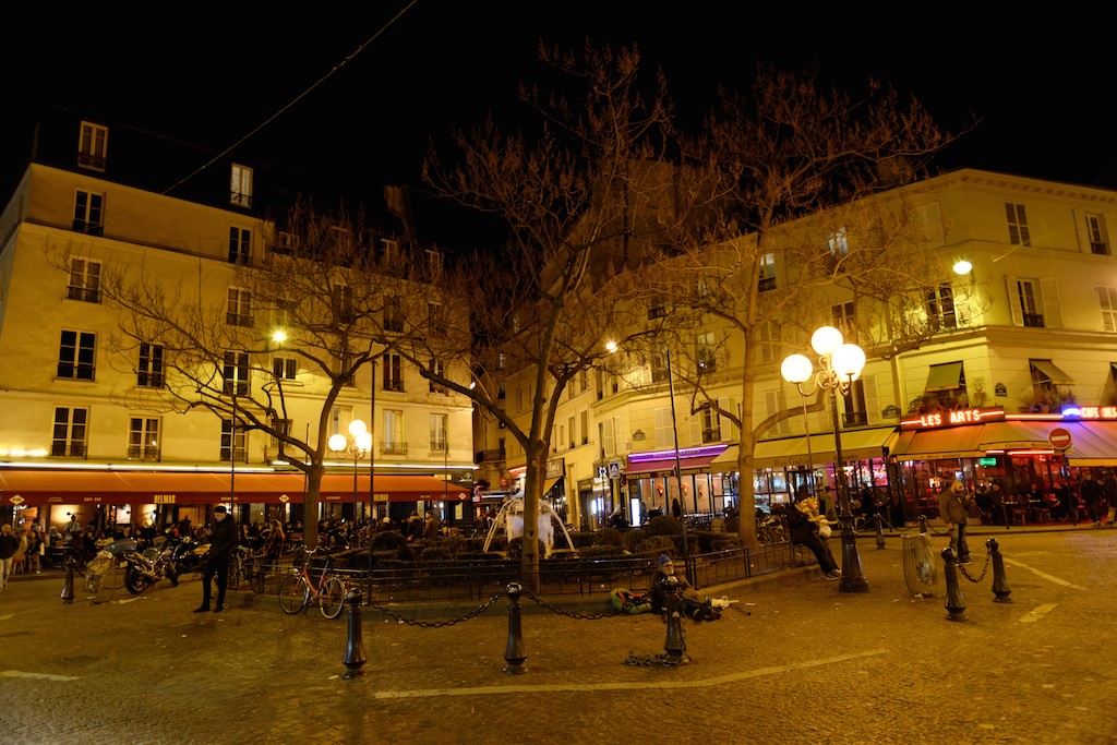 Place de la Contrescarpe by night-Paris