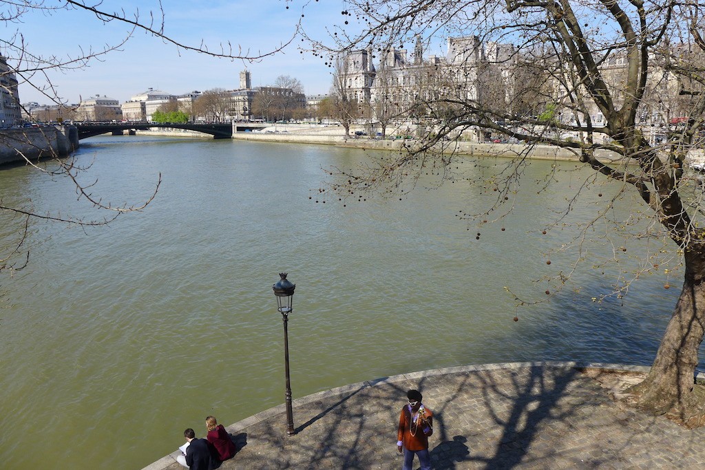 Ile saint louis Paris-View on the Hotel de ville