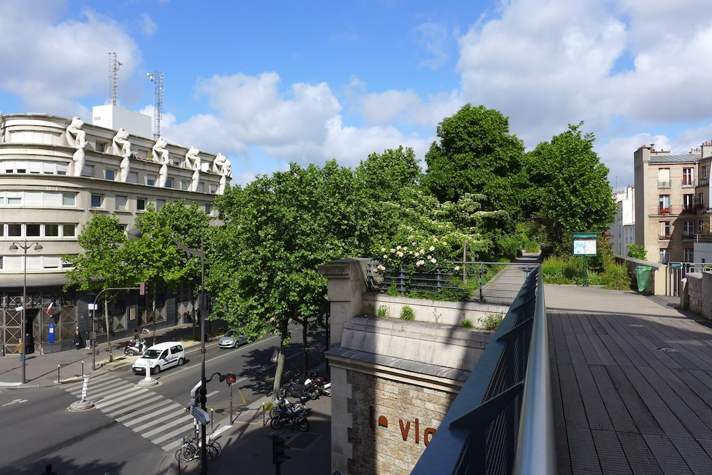 Promenade plantee Paris-Viaduc des Arts-view on the city