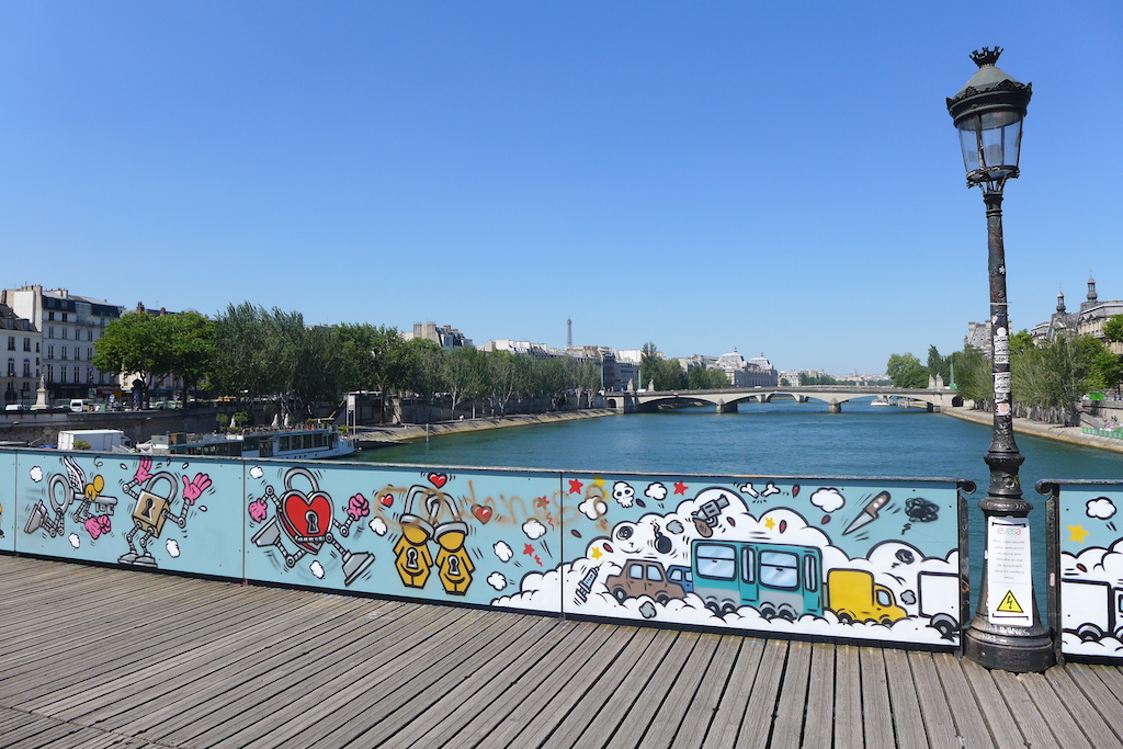 Paris locks of love being removed to save pont des arts bridge