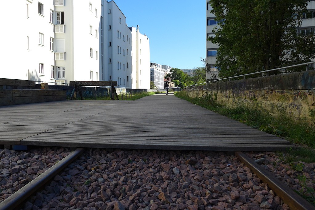 Petite Ceinture du 15eme-Paris-Covering of the rails