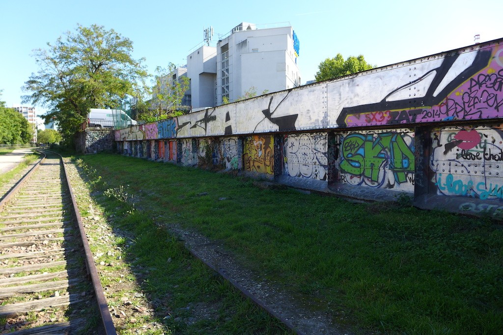 Petite Ceinture du 15eme-Paris-Street art near Balard