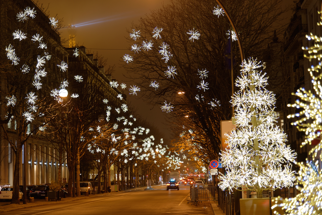 Avenue Montaigne Photos, Photos of Paris Attractions