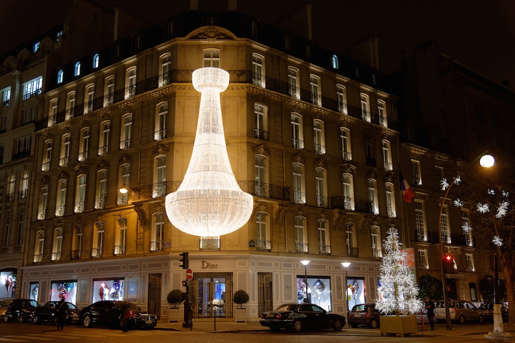 Festive Season - Paris - Dior Avenue Montaigne