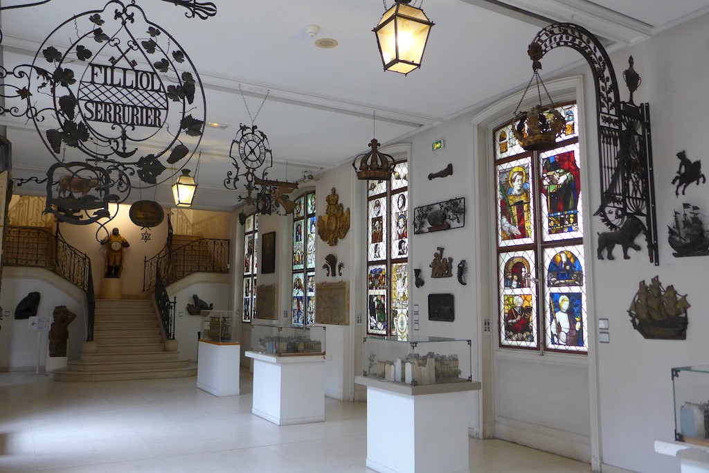 Carnavalet Museum Paris-The main Sign Gallery