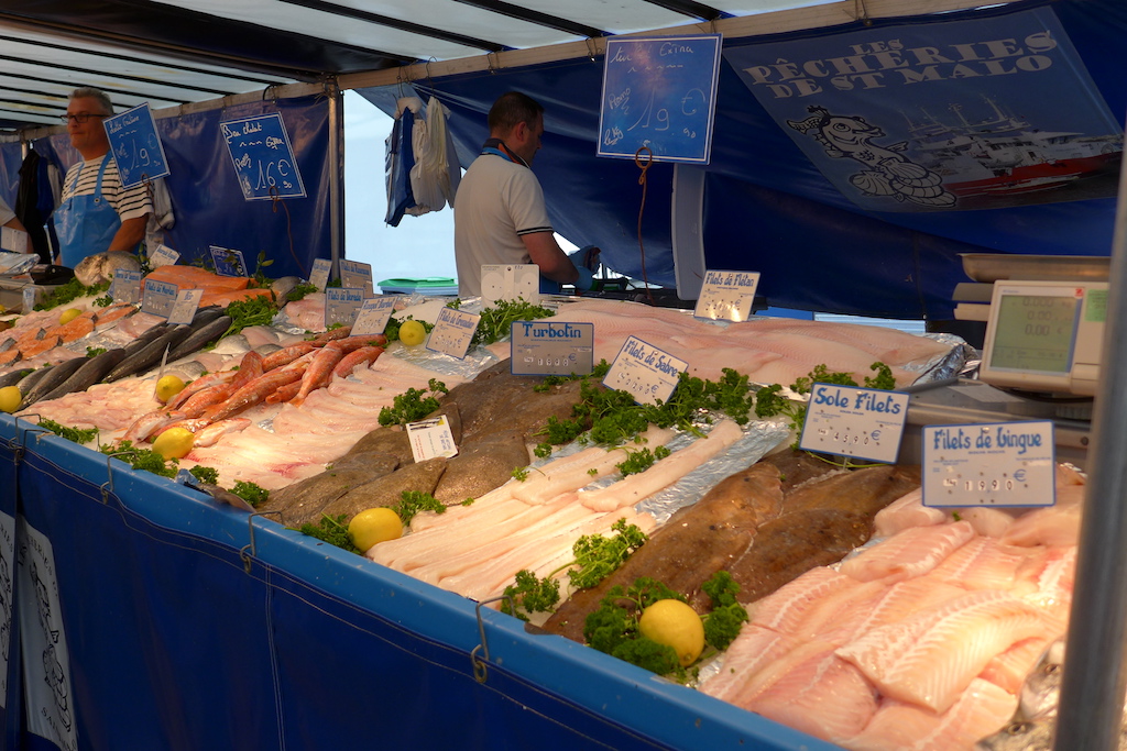 Marche-Saxe-Breteuil-Paris-Fishmonger's