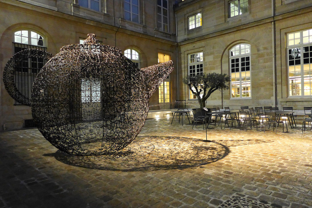Monnaie de Paris - Cour de la Meridienne - The Teapot - Joana Vasconcelos