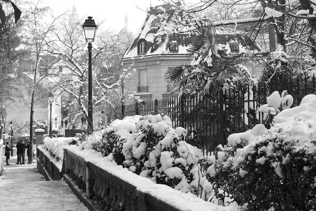 Allée des Brouillards under the snow - Montmartre - Paris - February 2018