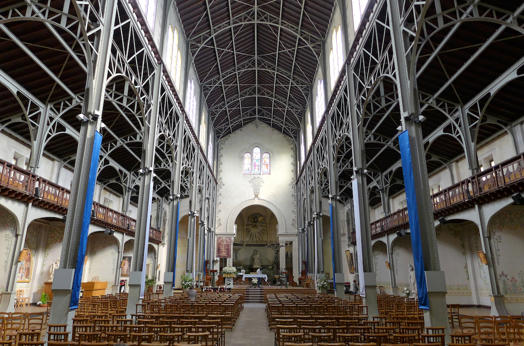 Eglise Notre Dame du Travail - Paris - Bright and light inside