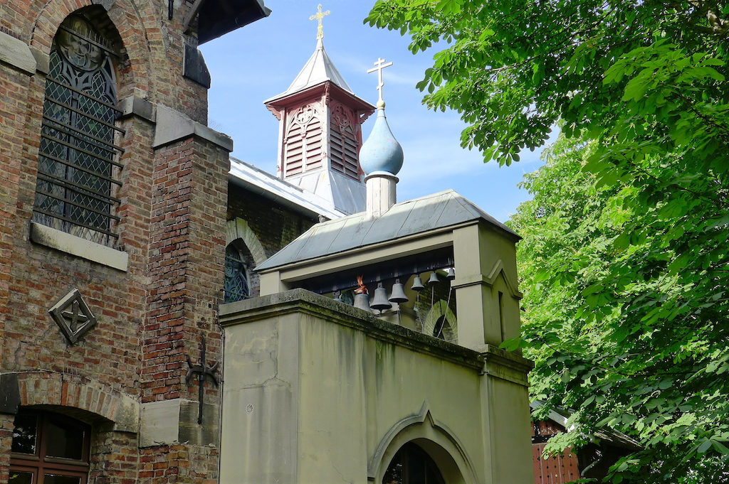 Eglise Orthodoxe Saint Serge - Paris - View of the outside from the garden