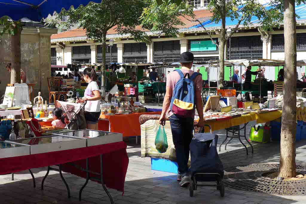 Marche Aligre Paris-brocante Place d Aligre