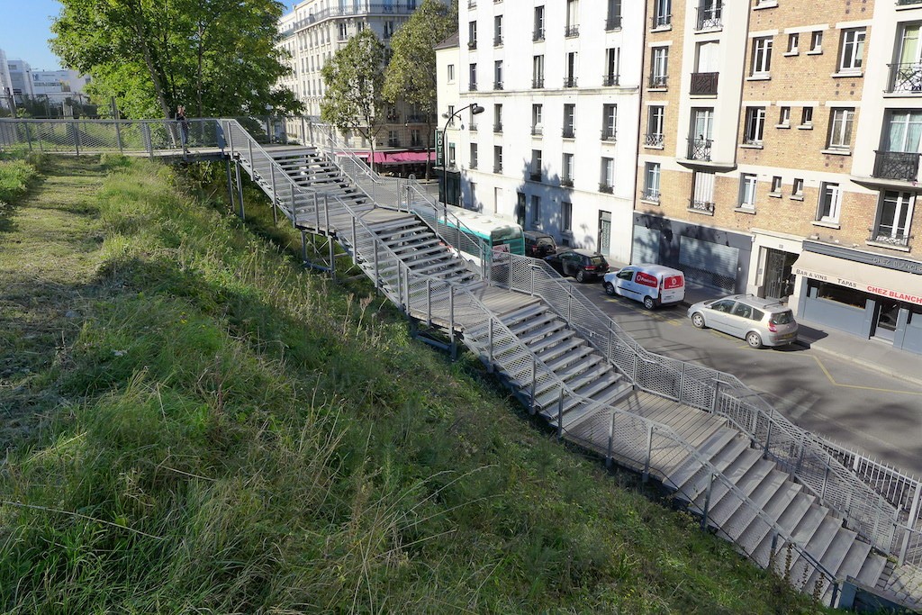 Petite Ceinture du 15eme-Paris-Stairs Place Balard